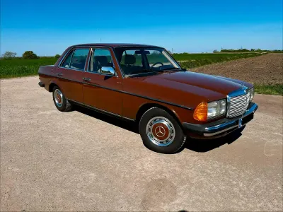 Gebraucht Mercedes 200 108 PS (79 kW) 1983 Braun Limousine