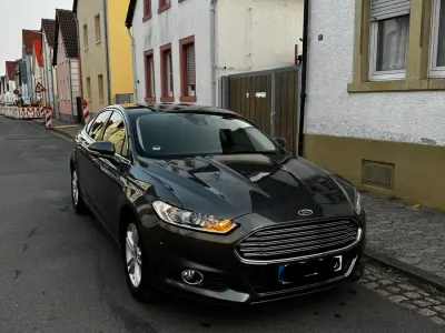 Gebraucht Ford Mondeo Titanium 203 PS (149 kW) 2018 Grau Limousine