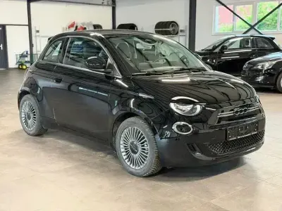Gebraucht Fiat 500e Icon 86 kW (118 PS) 2022 Schwarz Limousine