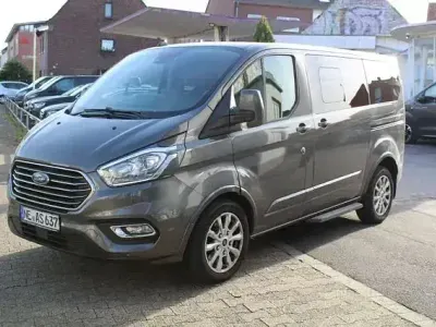 Gebraucht Ford Tourneo Custom Titanium 131 PS (96 kW) 2020 Grau Van