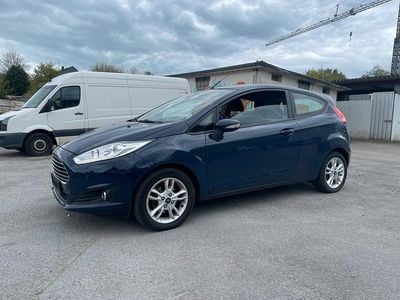 Begagnad Ford Fiesta 105 HK (77 kW) 2015 Blå Halvkombi