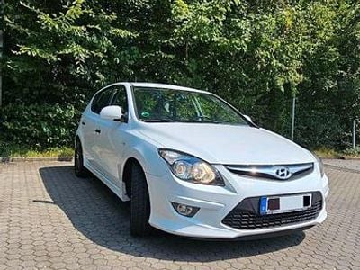 Gebraucht Hyundai i30 Edition+ 104 PS (76 kW) 2011 Weiß Kleinwagen