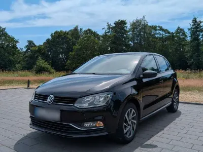 Gebraucht VW Polo Sound 75 PS (55 kW) 2017 Schwarz Kleinwagen