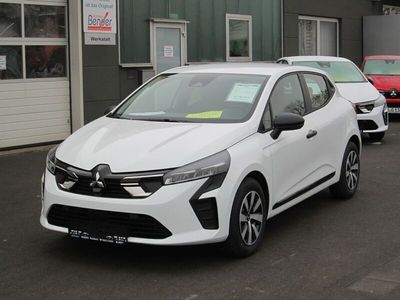 Gebraucht Mitsubishi Colt Basis 67 PS (49 kW) 2024 Weiß Limousine