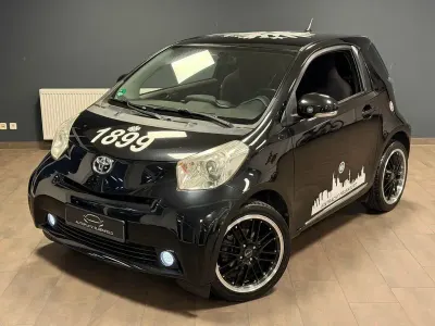 Gebraucht Toyota iQ 68 PS (50 kW) 2009 Black mica / ink Kleinwagen