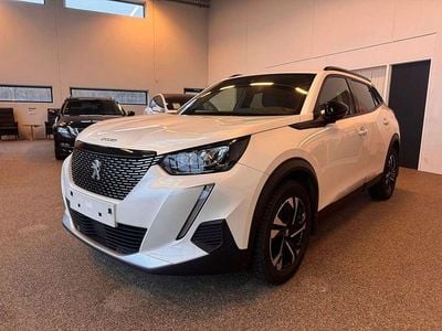 Weiß Gebraucht 2023 Peugeot 2008 Allure SUV | 18.990 € (Guter Preis)