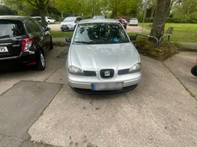 Usata Seat Arosa 50 CV (36 kW) 2004 Argento Utilitaria