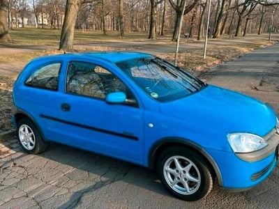 Blau Gebraucht 2001 Opel Corsa Kleinwagen | 899 € (Guter Preis)