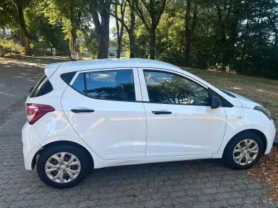 Gebraucht Hyundai i10 Classic 67 PS (49 kW) 2014 Weiß Kleinwagen