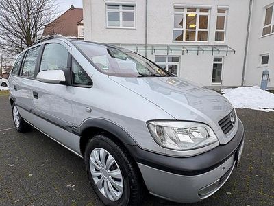Silber Gebraucht 2000 Opel Zafira Van / Kleinbus | 3.400 € (Teuer)