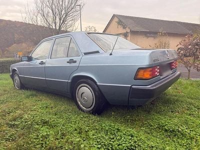 Gebraucht Mercedes 190 118 PS (86 kW) 1990 Blau Limousine