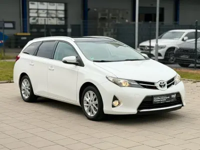 Gebraucht Toyota Auris Touring Sports Life+ 124 PS (91 kW) 2013 Weiß Kombi