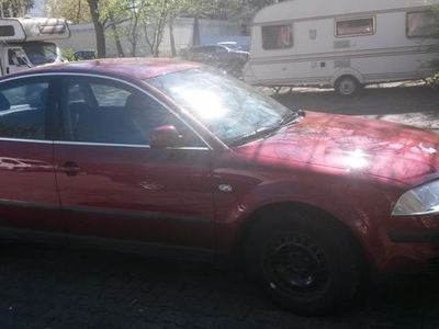 Gebraucht VW Passat 102 PS (75 kW) 2001 Rot Limousine