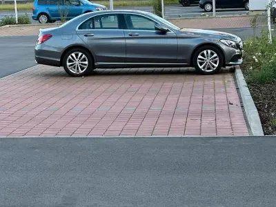 Gebraucht Mercedes C180 Avantgarde 156 PS (114 kW) 2016 Limousine