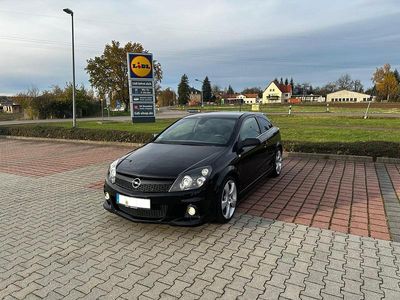 Opel Astra GTC