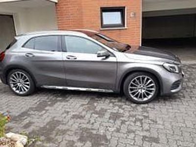 Gebraucht Mercedes GLA250 AMG line 211 PS (155 kW) 2018 Grau SUV