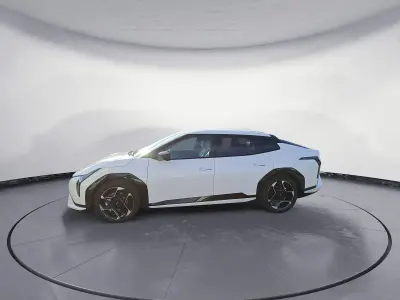 Neu Kia EV4 GT-Line 150 kW (204 PS) 2025 Weiß Kleinwagen