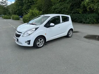Gebraucht Chevrolet Spark LS 68 PS (50 kW) 2011 Weiß Kleinwagen
