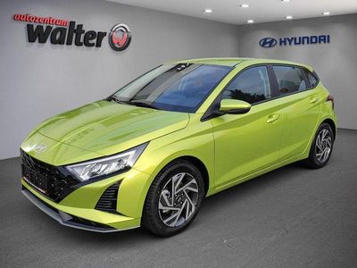 Gebraucht Hyundai i20 Trend 101 PS (74 kW) 2025 Grün Limousine