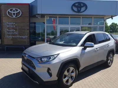 Gebraucht Toyota RAV4 Club 175 PS (128 kW) 2019 Silver metallic SUV