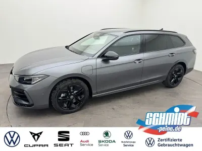 Gebraucht VW Passat R-line 272 PS (200 kW) 2026 Grau Kombi