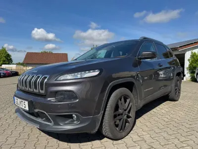 Käytetty Jeep Cherokee Limited 200 HP (147 kW) 2016 Harmaa Katumaasturi
