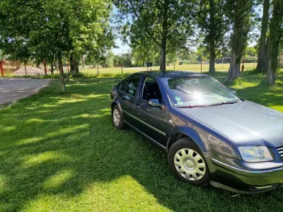 Gebraucht VW Bora Basis 105 PS (77 kW) 2002 Grau Limousine