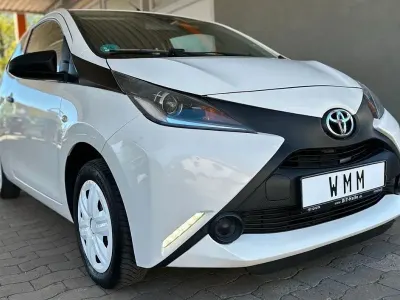 Gebraucht Toyota Aygo 69 PS (50 kW) 2017 Weiß Kleinwagen