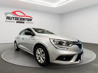 Gebraucht Renault Mégane LIMITED 140 PS (102 kW) 2020 Silber Limousine