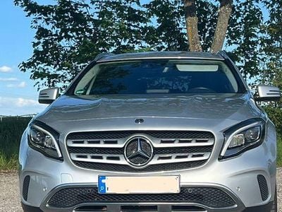 Gebraucht Mercedes GLA200 156 PS (114 kW) 2019 Grau SUV
