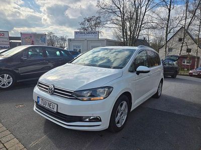 Gebraucht VW Touran Comfortline 110 PS (80 kW) 2016 Weiß Van / Kleinbus