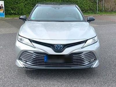Usata Toyota Camry 218 CV (160 kW) 2020 Argento Berlina