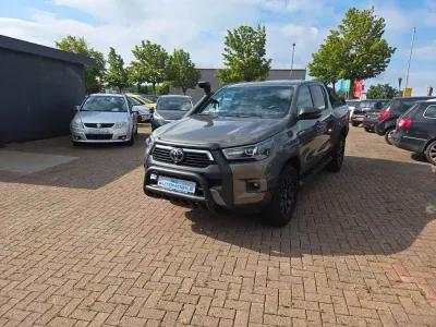 Gebraucht Toyota HiLux 204 PS (150 kW) 2023 Oxide bronze Pickup
