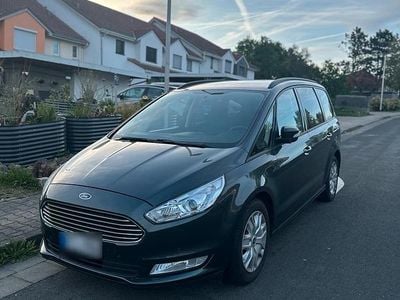Second-hand Ford Galaxy 200 CP (147 kW) 2017 Gri Monovolum