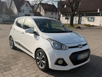 Gebraucht Hyundai i10 YES! 87 PS (63 kW) 2015 Weiß Kleinwagen