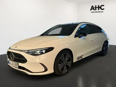 Gebraucht Mercedes CLA200 Night 163 PS (119 kW) 2026 Weiß Kombi