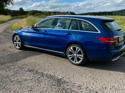 Gebraucht Mercedes 220 170 PS (125 kW) 2016 Blau Kombi