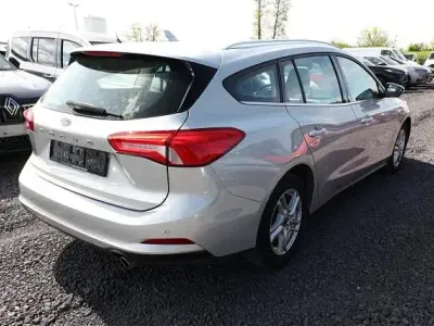 Gebraucht Ford Focus Cool & Connect 120 PS (88 kW) 2019 Polarsilber metallic polarsilber metallic Kombi