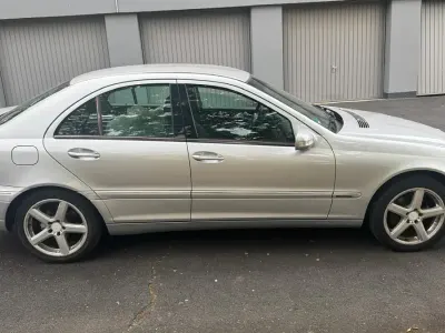 Gebraucht Mercedes C200 163 PS (119 kW) 2002 Limousine