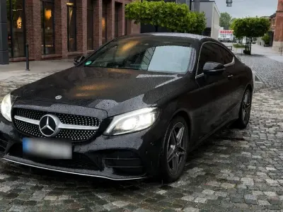 Gebraucht Mercedes 200 AMG line 184 PS (135 kW) 2018 Schwarz Coupé