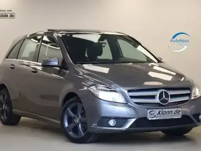 Gebraucht Mercedes B200 Sport 156 PS (114 kW) 2013 Grau Van / Kleinbus