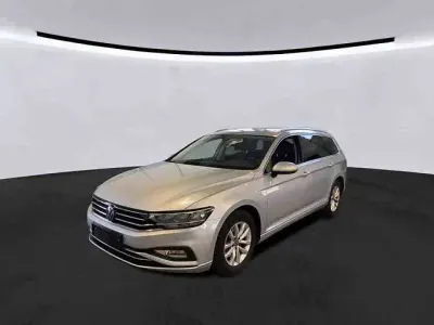 Gebraucht VW Passat Business 150 PS (110 kW) 2023 Scale silver metallic Kombi