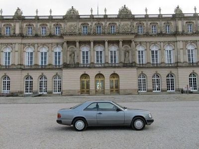 Second-hand Mercedes E300 179 CP (131 kW) 1988 Gri Coupe