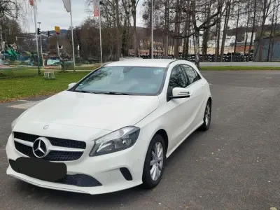 Gebraucht Mercedes A180 109 PS (80 kW) 2016 Weiß Kleinwagen