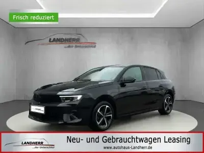 Używany Opel Astra 131 KM (96 kW) 2024 Czarny Sedan/Limuzyna