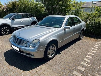 Mercedes E200
