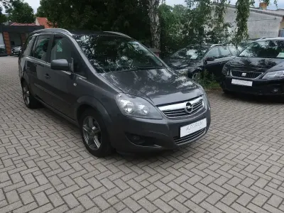 Gebraucht Opel Zafira Design Edition 116 PS (85 kW) 2011 Grau Van / Kleinbus