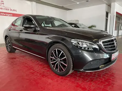 Gebraucht Mercedes C220 194 PS (142 kW) 2021 Olivgruen matt Limousine