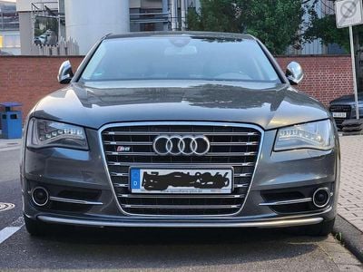 Audi S8