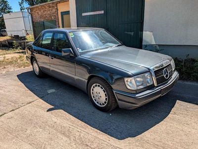 Gebraucht Mercedes 220 204 PS (150 kW) 1992 Schwarz Limousine